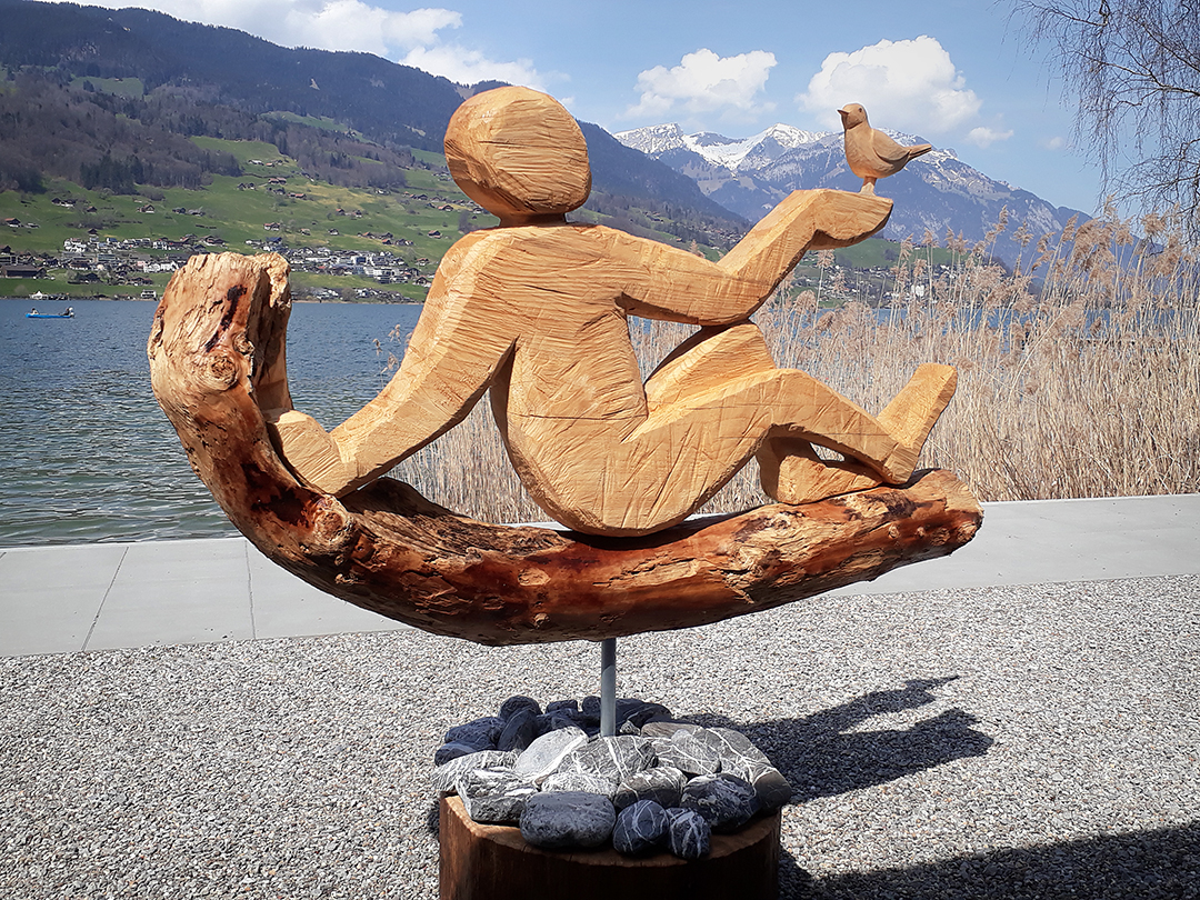 «Auszeit» 2021 Thomas Moser Skulptur aus Holz und Schwemmholz drehbar