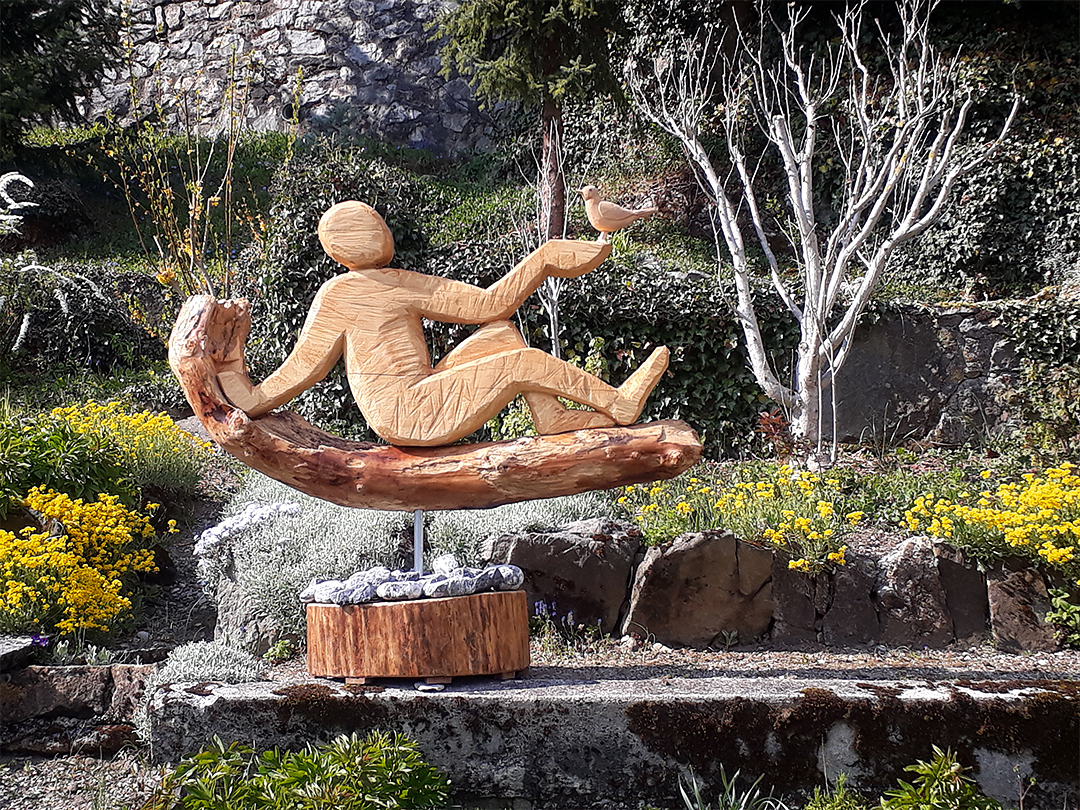 «Auszeit» 2021 Thomas Moser Skulptur aus Holz und Schwemmholz drehbar